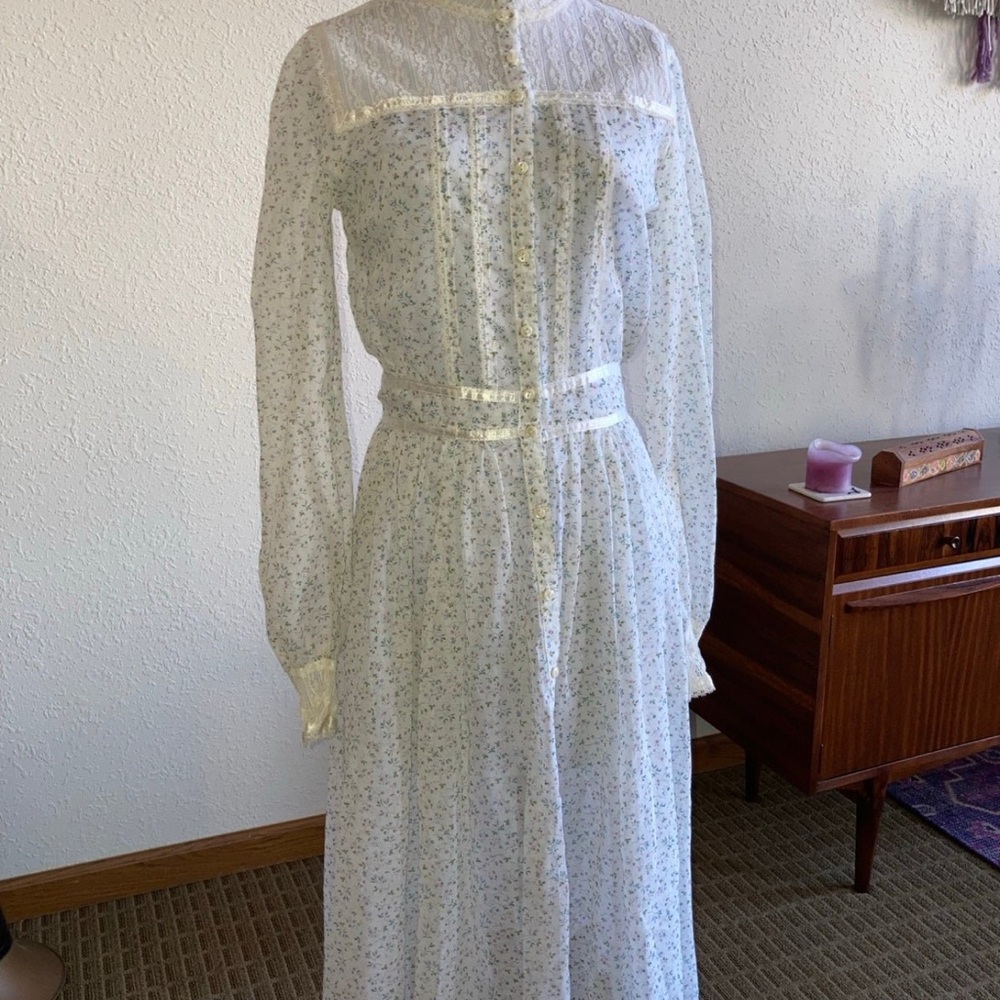 Gunne Sax Sheer White Floral Dress